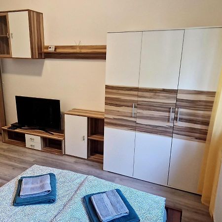 C22 Apartman Boedapest Buitenkant foto
