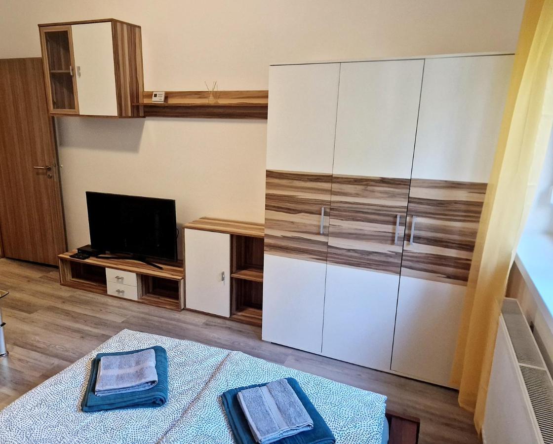 C22 Apartman Boedapest Buitenkant foto