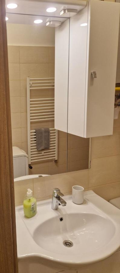 C22 Apartman Boedapest Buitenkant foto