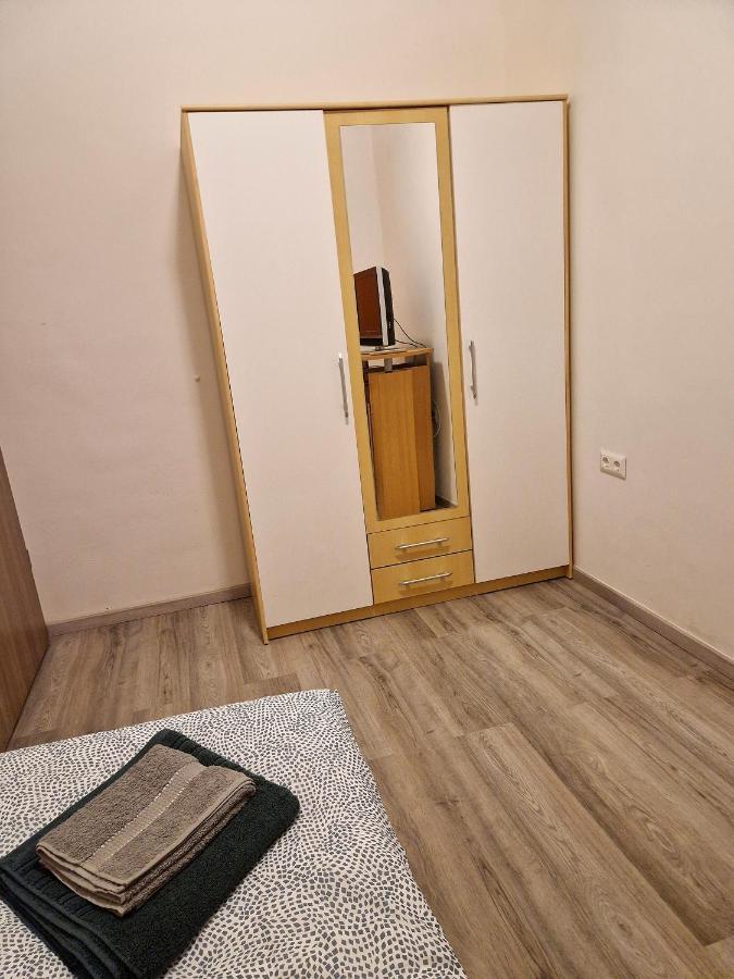 C22 Apartman Boedapest Buitenkant foto